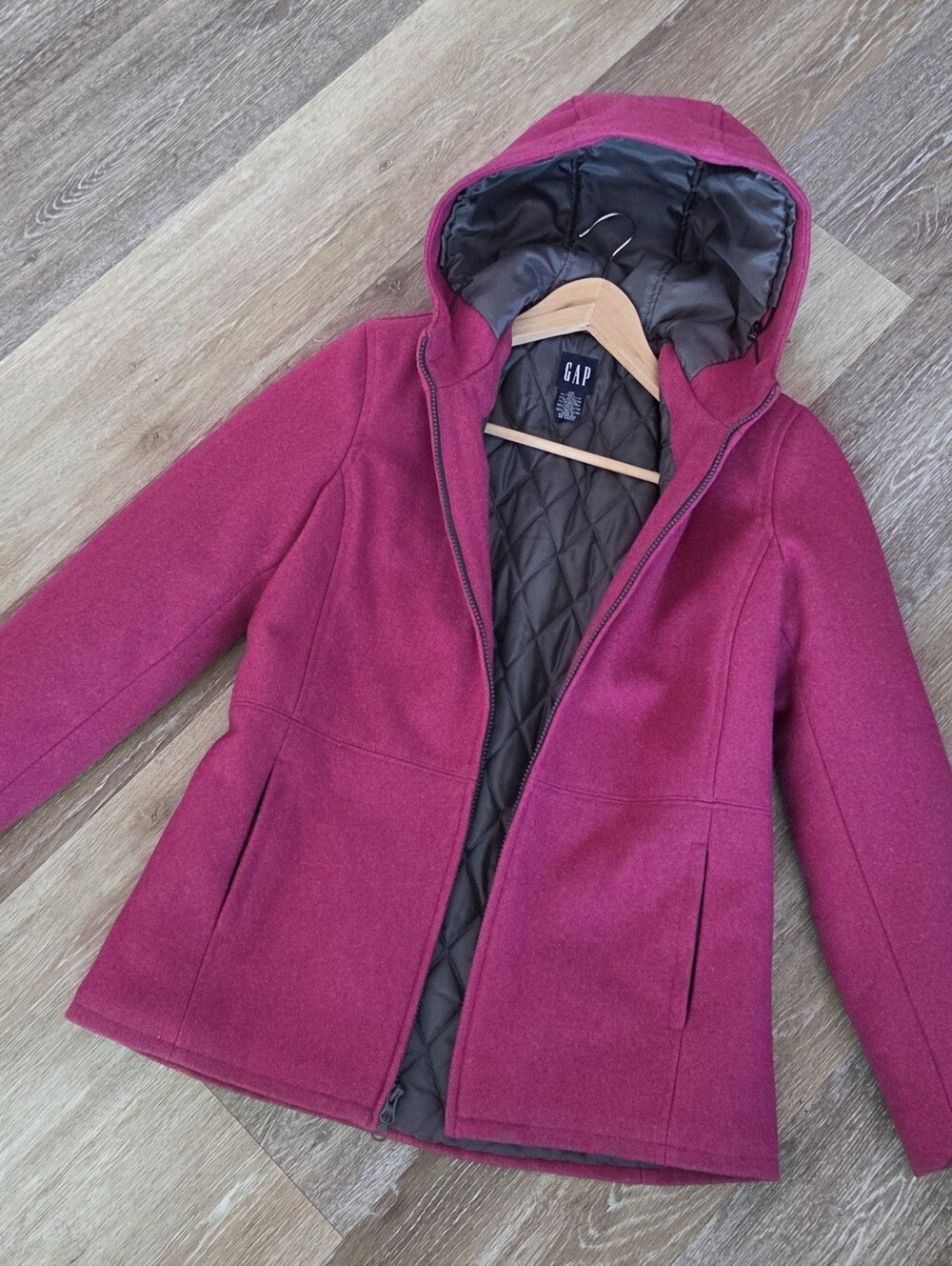 GAP Vintage Y2K Wool Hooded Coat in Magenta Quilted Pockets Zip-up Jacket New